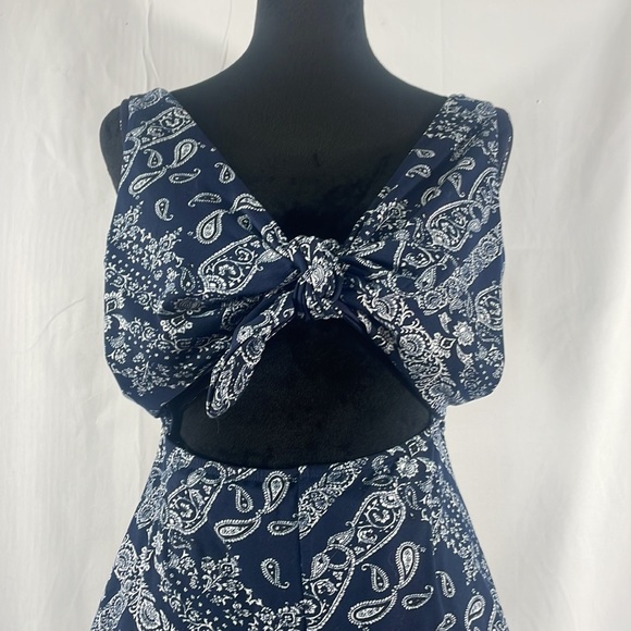 Paisley navy blue,white cut out romper 
Shorts, front tie,Large - Picture 3 of 13